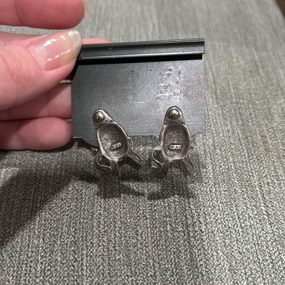 "JJ" Jonette Jewelry Silver Pewter 'COW 3-D' Pierced Earrings - Picture 2 of 4